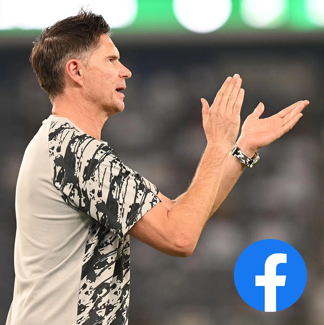 Abbildung von Thomas Brdarić, Fußballtrainer, Training, Coaching, klatchend