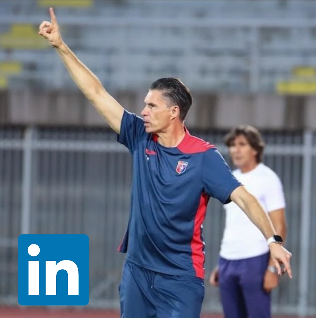 Abbildung von Thomas Brdarić, Fußballtrainer, Training, Coaching, klatchend